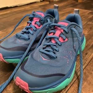 Hoka One ATR challenger 6